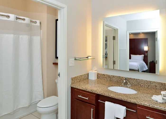 By Marriott South Hotel Springfield