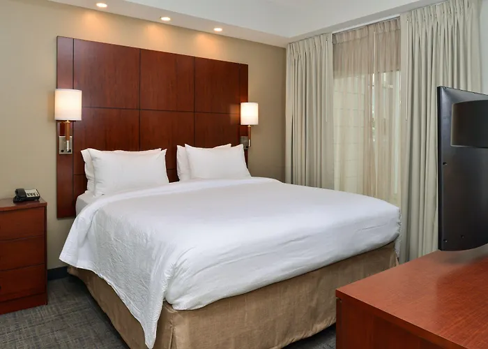 Hotel By Marriott South Springfield