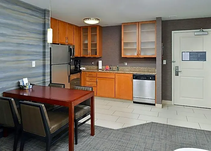 Hotel By Marriott South
